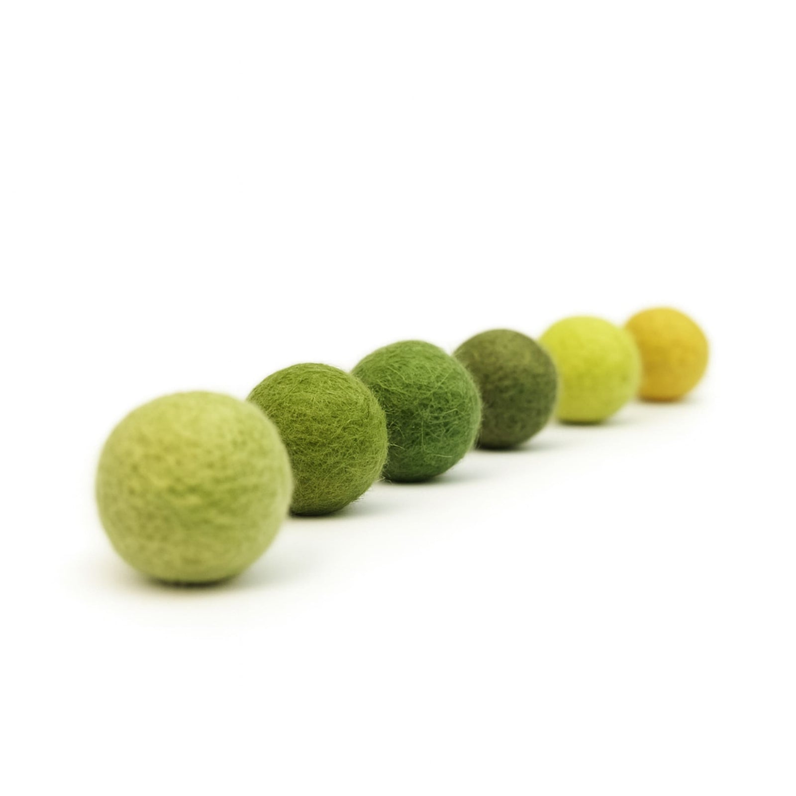 MATCHA MIX viltballen in kleurverloop van groen naar geel