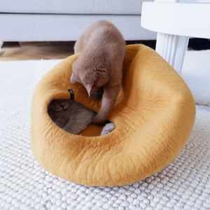 PEBBLE felt cave for cats