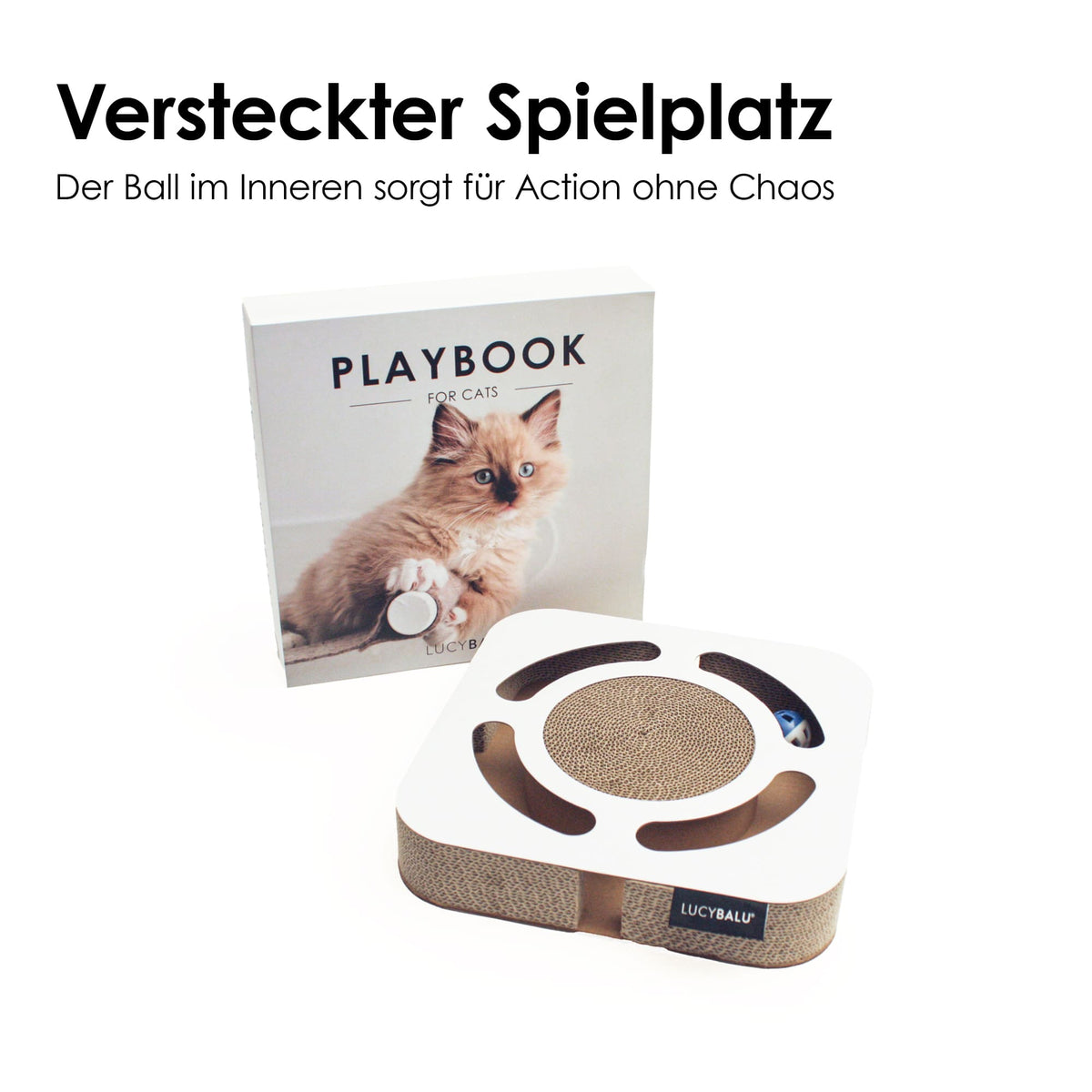Kratzspielzeug aus Pappe im modernen Design mit runder Kratzfläche und integriertem Ball, präsentiert vor der Playbook Verpackung.
